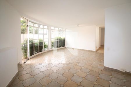 Sala de casa à venda com 5 quartos, 290m² em Vila Madalena, São Paulo