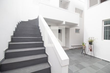 Escada de casa à venda com 5 quartos, 290m² em Vila Madalena, São Paulo