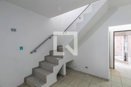 Sala de casa para alugar com 2 quartos, 140m² em Quinta da Paineira, São Paulo