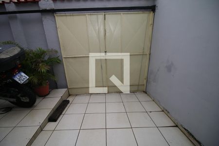 Garagem de casa à venda com 3 quartos, 62m² em Irajá, Rio de Janeiro
