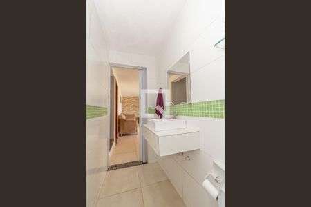 Banheiro 2 Sala de TV - Piso Inferior de casa de condomínio para alugar com 4 quartos, 499m² em Condomínio Chácara Grota Azul, Hortolândia