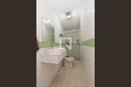 Banheiro 2 Sala de TV - Piso Inferior de casa de condomínio para alugar com 4 quartos, 499m² em Condomínio Chácara Grota Azul, Hortolândia