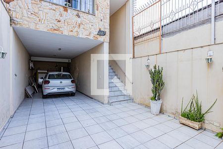 Garagem de casa à venda com 3 quartos, 150m² em Vila Catupia, São Paulo