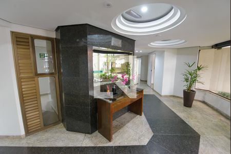 Hall de entrada de apartamento para alugar com 3 quartos, 170m² em Centro, Taubaté