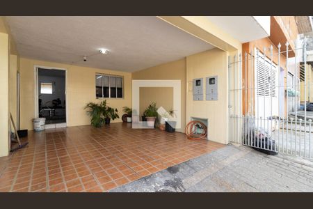 Garagem de casa à venda com 3 quartos, 389m² em Vila Nhocuné, São Paulo