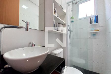 Banheiro de apartamento à venda com 2 quartos, 55m² em Fundacao da Casa Popular, Campinas