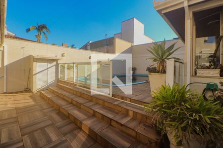 Piscina de casa à venda com 3 quartos, 280m² em Jardim Itu, Porto Alegre