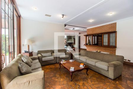 Sala  de casa de condomínio para alugar com 4 quartos, 630m² em Residencial Cinco (alphaville), Santana de Parnaíba