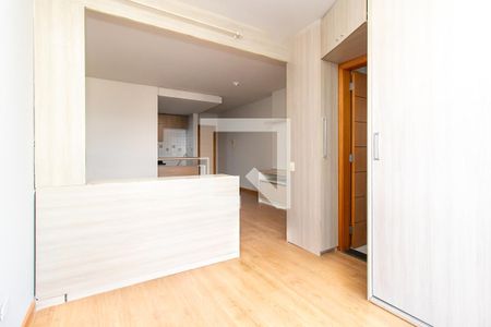 Quarto de kitnet/studio para alugar com 1 quarto, 33m² em Centro, Curitiba