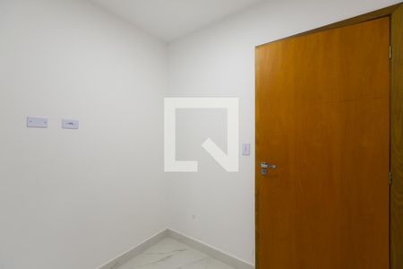 Quarto 1 de apartamento para alugar com 2 quartos, 30m² em Vila Campanela, São Paulo