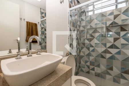 Banheiro de casa à venda com 3 quartos, 220m² em Jardim Aeroporto, São Paulo