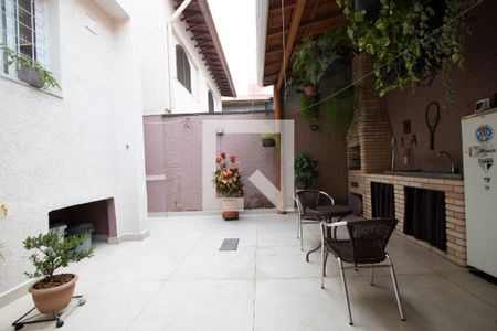 Quintal de casa à venda com 3 quartos, 220m² em Jardim Aeroporto, São Paulo