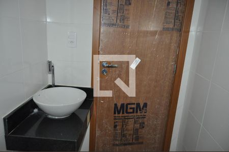 Banheiro de apartamento à venda com 2 quartos, 40m² em Del Castilho, Rio de Janeiro