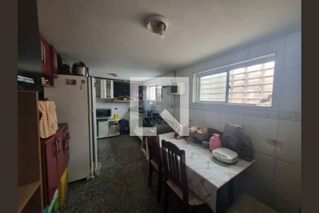 Casa à venda com 3 quartos, 135m² em Jardim Bonfiglioli, São Paulo