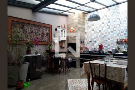 Casa à venda com 3 quartos, 217m² em Vila Sonia, São Paulo