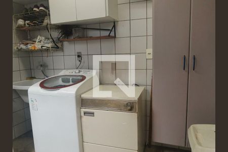 Casa à venda com 4 quartos, 296m² em Jardim Bonfiglioli, São Paulo