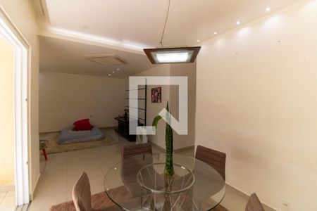 Sala de casa à venda com 6 quartos, 360m² em Piratininga, Niterói