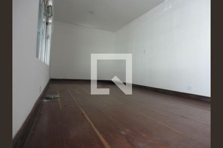 Casa à venda com 3 quartos, 160m² em Vila Tiradentes, São Paulo