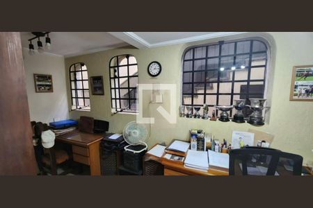 Casa à venda com 3 quartos, 250m² em Vila Universitaria, São Paulo