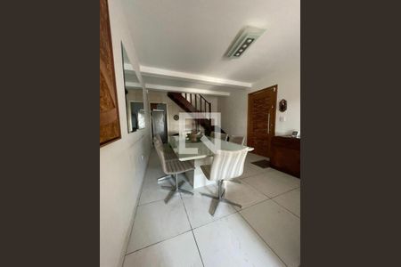 Casa à venda com 3 quartos, 220m² em Vila Butantã, São Paulo