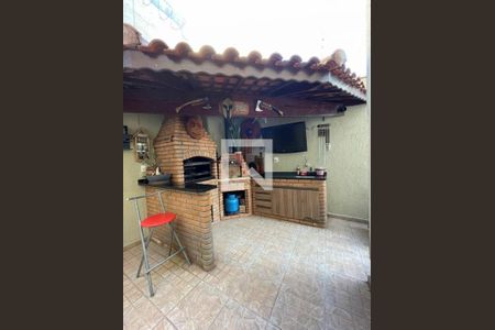 Casa à venda com 3 quartos, 220m² em Vila Butantã, São Paulo