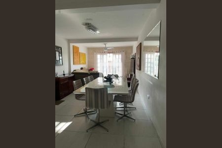 Casa à venda com 3 quartos, 220m² em Vila Butantã, São Paulo