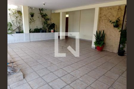 Casa à venda com 3 quartos, 147m² em Cidade São Francisco, São Paulo