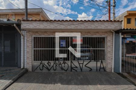 Fachada + plaquinha de casa para alugar com 2 quartos, 60m² em Jardim Cidade Pirituba, São Paulo