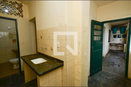 Área de Serviço de casa à venda com 8 quartos, 200m² em Sagrada Família, Belo Horizonte