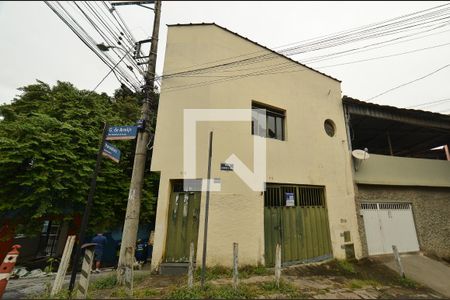 Fachada de casa à venda com 8 quartos, 200m² em Sagrada Família, Belo Horizonte