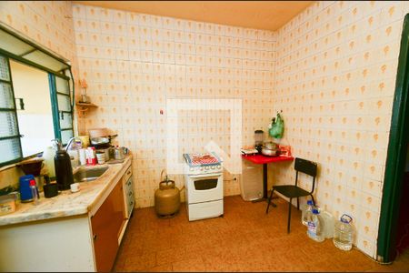 Cozinha de casa à venda com 8 quartos, 200m² em Sagrada Família, Belo Horizonte