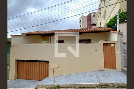 Fachada de casa à venda com 3 quartos, 281m² em União, Belo Horizonte