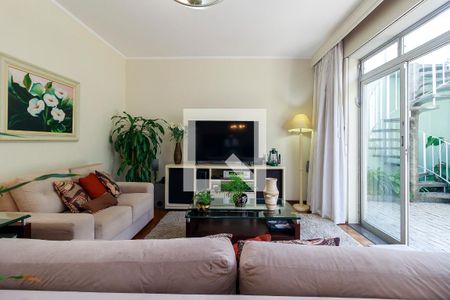 Sala de casa à venda com 4 quartos, 232m² em Vila Cordeiro, São Paulo