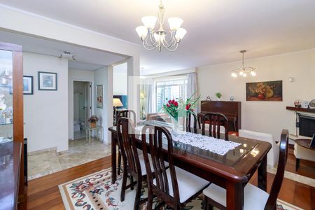 Sala de casa à venda com 4 quartos, 232m² em Vila Cordeiro, São Paulo