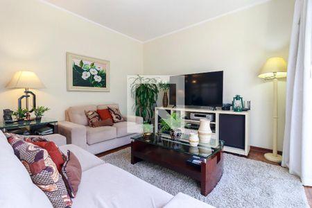 Sala de casa à venda com 4 quartos, 232m² em Vila Cordeiro, São Paulo