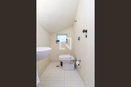 Lavabo de casa à venda com 4 quartos, 232m² em Vila Cordeiro, São Paulo