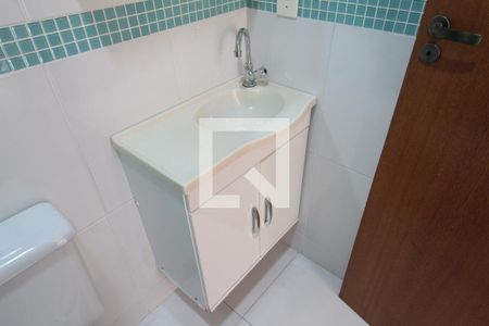 Banheiro Social de apartamento para alugar com 2 quartos, 40m² em Jaqueline, Belo Horizonte