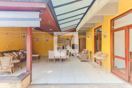 Area Externa de casa à venda com 5 quartos, 350m² em Cidade São Francisco, São Paulo