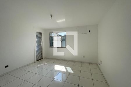 Quarto 2 de casa para alugar com 3 quartos, 120m² em Bar Cavalheiros, Duque de Caxias