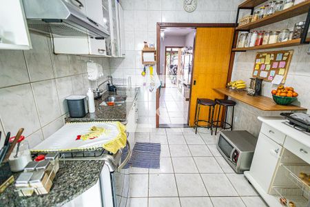 Cozinha de casa para alugar com 3 quartos, 130m² em Santa Amelia, Belo Horizonte
