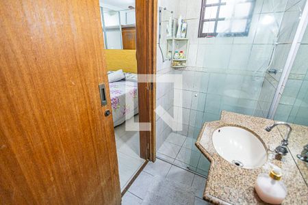 Banheiro da Suíte de casa para alugar com 3 quartos, 130m² em Santa Amelia, Belo Horizonte
