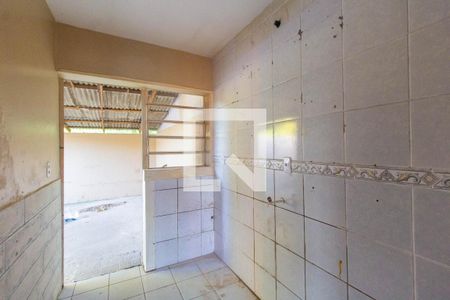 Cozinha de casa de condomínio à venda com 2 quartos, 70m² em Niterói, Canoas