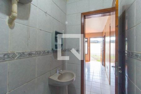 Banheiro de casa de condomínio à venda com 2 quartos, 70m² em Niterói, Canoas
