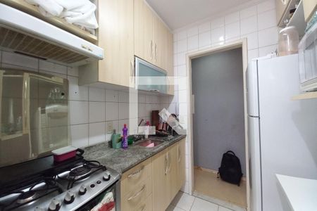 Cozinha de apartamento à venda com 3 quartos, 65m² em Loteamento Parque São Martinho, Campinas