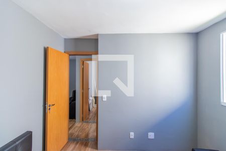 Quarto 1 de apartamento para alugar com 2 quartos, 38m² em Jardim Caiapia, Cotia