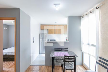 Sala de apartamento para alugar com 2 quartos, 38m² em Jardim Caiapia, Cotia