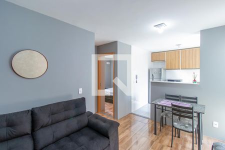 Sala de apartamento para alugar com 2 quartos, 38m² em Jardim Caiapia, Cotia