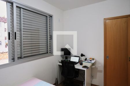 Quarto de apartamento à venda com 4 quartos, 115m² em Ipiranga, Belo Horizonte