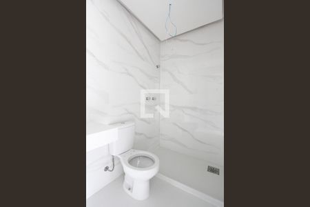Banheiro social de apartamento à venda com 2 quartos, 76m² em Barra da Tijuca, Rio de Janeiro