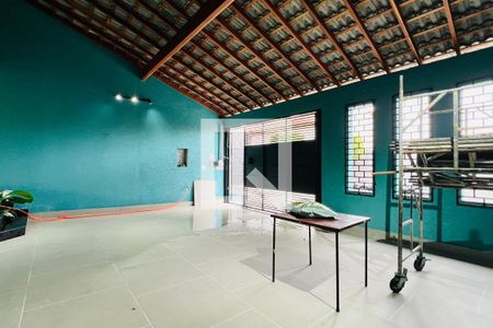 Garagem de casa à venda com 3 quartos, 268m² em Vila Rosalia, Guarulhos